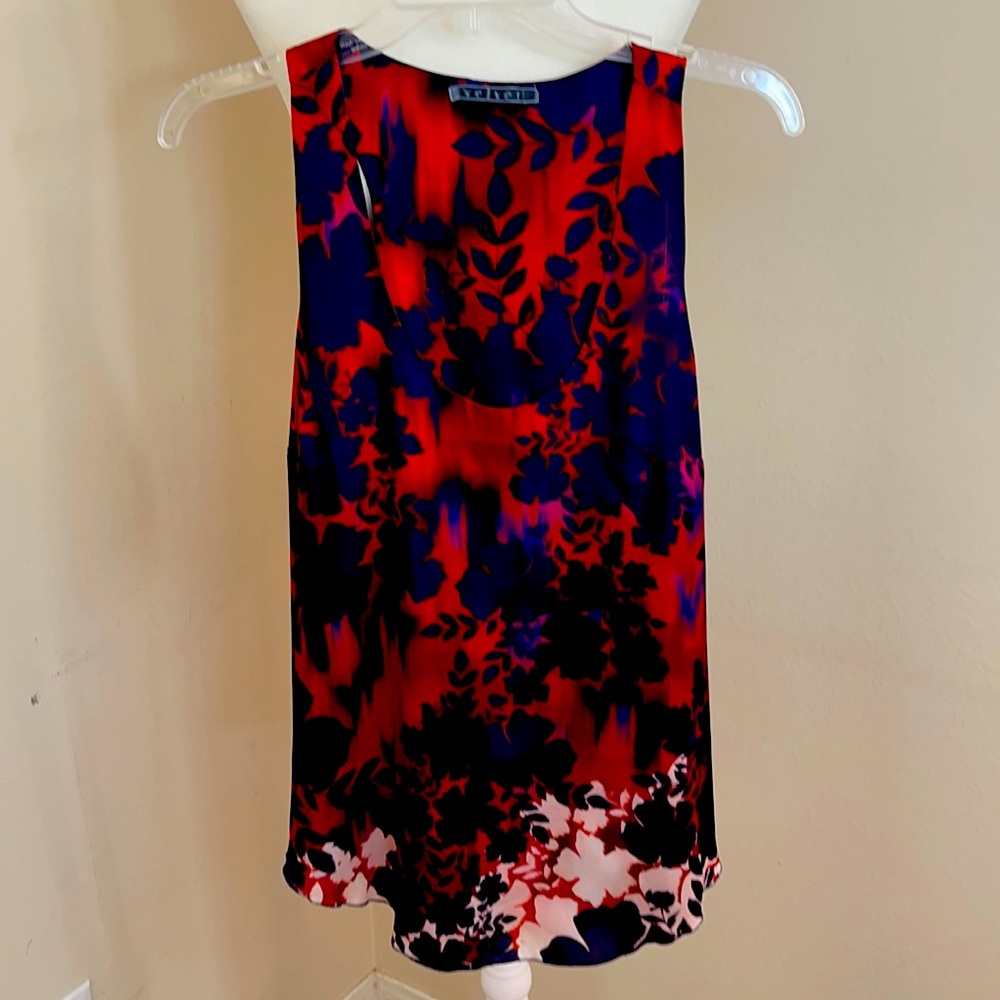Velvet by Graham and Spencer sleeveless top NWOT M